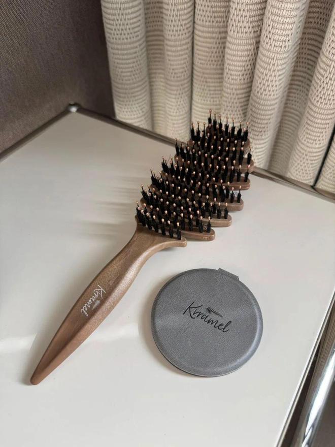 精油、头皮精华、猪鬃梳、真丝枕套、发圈开元棋牌app瀑布发养生好物丨山茶花(图4) 精油、头皮精华、猪鬃梳、真丝枕套、发圈开元棋牌app瀑布发养生好物丨山茶花(图4)